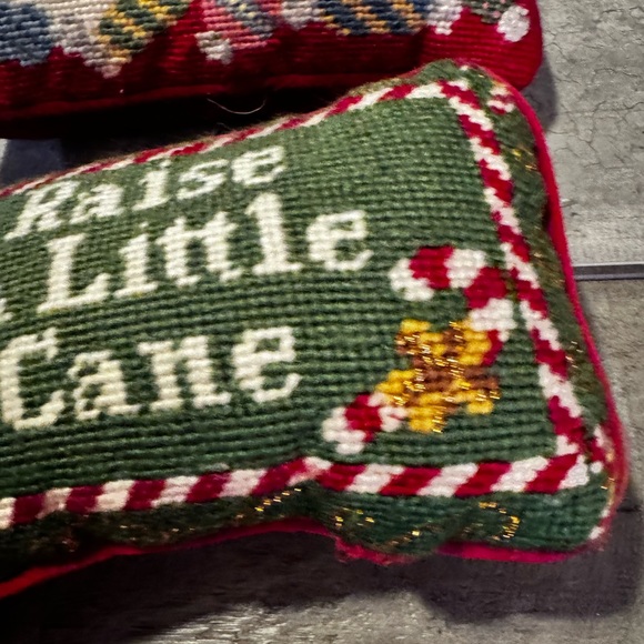 Lot of 2 Christmas Needlepoint Holiday Christmas Pillows ~ Small Wool - Picture 3 of 13